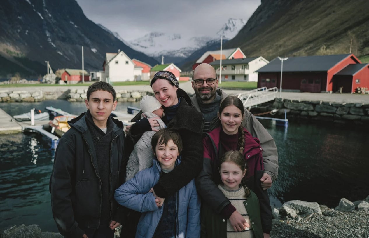 ‘Fjord’, un ambiguo retrato de Cristian Mungiu sobre el choque entre los prejuicios progresistas y el extremismo religioso