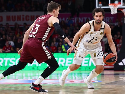 Sergio Llull en acción durante el partido de Euroliga entre el Real Madrid y el Bayern.