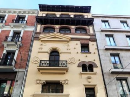 Edificio situado en el número 7 de la calle de Cedaceros.
