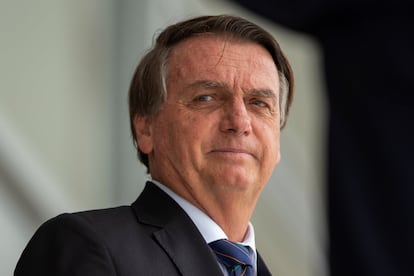 
Los médicos del presidente brasileño, Jair Bolsonaro, hospitalizado desde el lunes por molestias abdominales tras el atentado que sufrió en 2018, descartaron este martes una nueva cirugía después de superar la obstrucción intestinal que sufría.