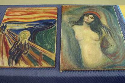 Los ladrones, durante su fuga del Munch Museum de Oslo con <i>Madonna</i> y <i>El grito</i>.