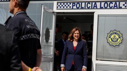 La alcaldesa de Valencia, María José Catalá, el pasado 26 de mayo en la playa de la Malvarrosa, en Valencia.