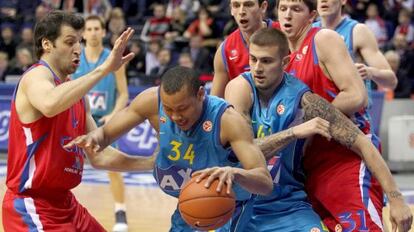 Theodoros Papaloukas (izquierda), durante el CSKA Moscú-Barcelona de la Euroliga de 2008.