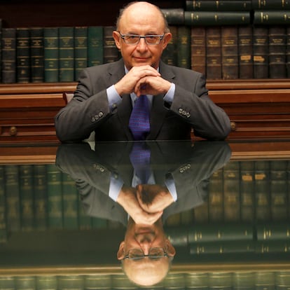 DVD 679 (09-07-2014). Entrevista a Cristóbal Montoro, Ministro de Hacienda en el Ministerio en Madrid. FOTO. LUIS SEVILLANO.