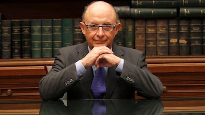 DVD 679 (09-07-2014). Entrevista a Cristóbal Montoro, Ministro de Hacienda en el Ministerio en Madrid. FOTO. LUIS SEVILLANO.