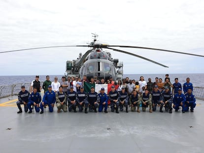 Los mexicanos rescatados en dos vuelos de un helicóptero MI-17 desde un helipuerto en Puerto Príncipe (Haití).