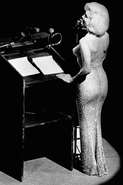 Marilyn Monroe Singing "Happy Birthday" to JFK