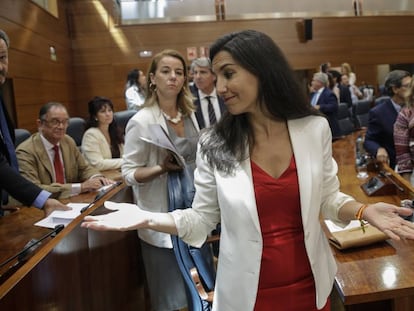 Rocío Monasterio, portavoz de Vox en la Asamblea de Madrid, en el pleno de investidura de Isabel Díaz Ayuso, en agosto.