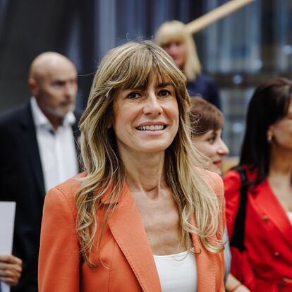 La esposa de Pedro Sánchez, Begoña Gómez, durante el acto de clausura del Congreso Ruraltivity, en las Torres Kio de Madrid, a 15 de junio de 2022, en Madrid (España). Ruraltivity es un encuentro anual con 300 emprendedoras rurales cuyo objetivo es crear un espacio con personalidades del panorama político, financiero y agroalimentario para ahondar en los temas que más influyen en su labor diaria.
15 JUNIO 2022;COMUNIDAD RURAL;ESPAÑA RURAL;MINISTRA;POLÍTICA;ENCUENTRO RURAL;EMPRENDIMIENTO RURAL
Carlos Luján / Europa Press
(Foto de ARCHIVO)
15/6/2022