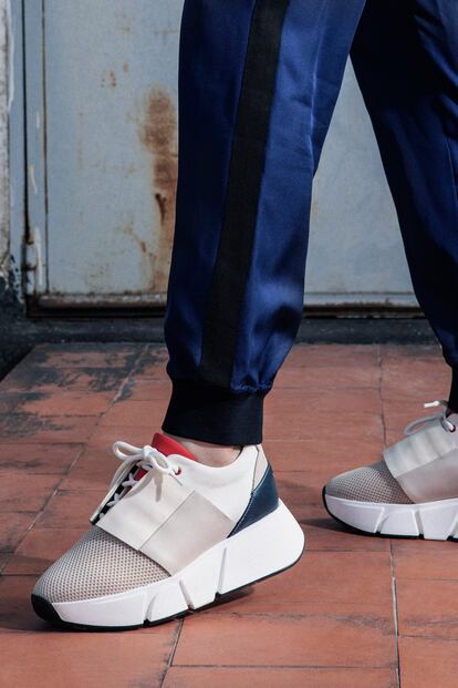 Zapatillas Insignia Off-White de The Cut Project.