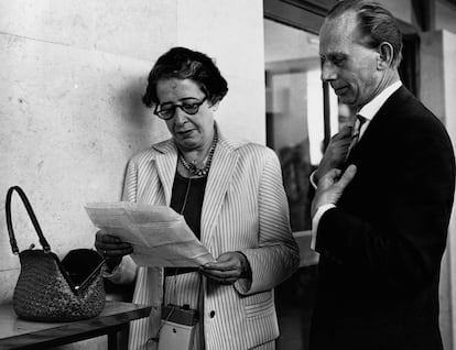 Hannah Arendt en Jerusalén, en 1961, durante el juicio al oficial de la SS Adolf Eichmann.