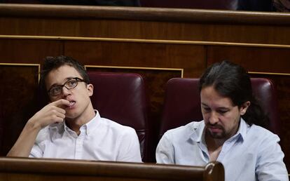 Pablo Iglesias e Íñigo Errejón en el Congreso de los Diputados
________________________________________