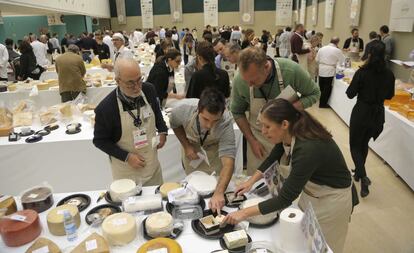 Como novedad, San Sebastián acogerá durante el festival un "concurso inédito" para elegir el queso "campeón de campeones". The Champion of Champions reunirá a los ganadores de las 28 ediciones.