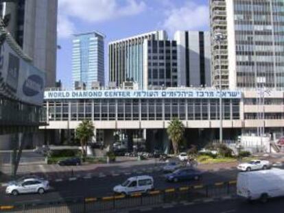 Fotografía facilitada por la Bolsa de Diamantes de Israel de los edificios que conforman el complejo de la Bolsa, el centro de comercialización de estas piedras preciosas más grande del mundo.