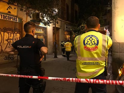 El portal número 13 de la calle Loreto Prado, en Malasaña, este sábado.