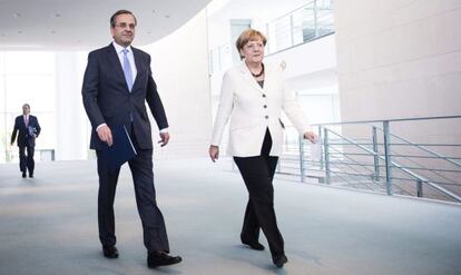 La canciller alemana, Angela Merkel, junto al primer ministro griego, Antonis Samaras, en Berl&iacute;n, el pasado septiembre. 