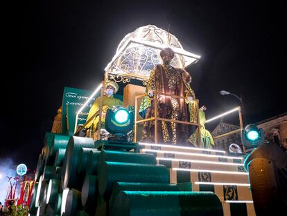 La carroza del Rey Baltasar en la cabalgata de Reyes.