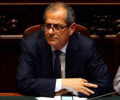 El ministro de economía italiano, Giovanni Tria, en una sesión parlamentaria. 