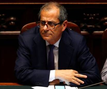 El ministro de economía italiano, Giovanni Tria, en una sesión parlamentaria.