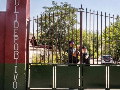 DVD 1228 (19/08/24) Mocejón, Toledo
La Guardia Civil cierra el paso al Polideportivo Ángel Tardío, donde se produjeron los hechos.
David Expósito