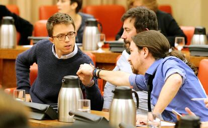 Íñigo Errejón y Pablo Iglesias, en la diputación permanente del Congreso.