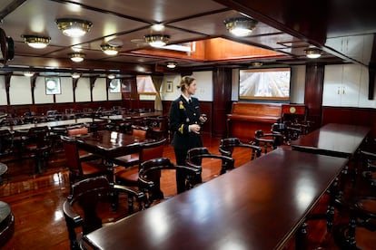 GRAFAND5772. CÁDIZ, 08/01/2025.- Interior del buque escuela de la Armada Juan Sebastián de Elcano al que la princesa Leonor y otros 75 guardiamarinas llegarán este miércoles para tener su primer contacto, un velero bergantín-goleta repleto de curiosidades y que deberán conocer como el abecedario porque a partir del sábado pasarán seis meses, con todos sus días y sus noches, a bordo de él. EFE/Román Ríos
