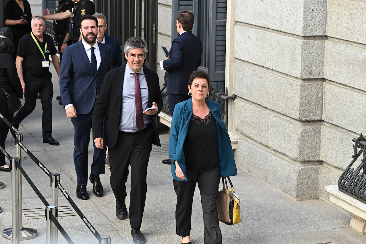 EH Bildu Overhauls Half Its Congress Caucus