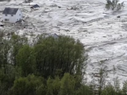 Un deslizamiento de tierra arrasa ocho casas en la costa de Noruega