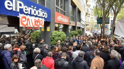 Trabajadores de Zeta protestan el año pasado ante la sede de 'El Periódico'