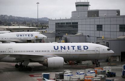 Aviones de la compañía United Airlines en el aeropuerto de San Francisco.