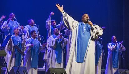 Un momento de la actuaci&oacute;n del coro de gospel.