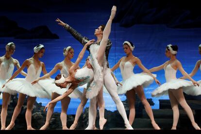 
El Ballet Nacional Ruso representará ‘El lago de los  cisnes’, de Piotr Tchaikovsky, en el Teatro Lope de Vega hasta el próximo 29 de noviembre. Las entradas, que ya están a la venta, se pueden adquirir desde 30 euros.