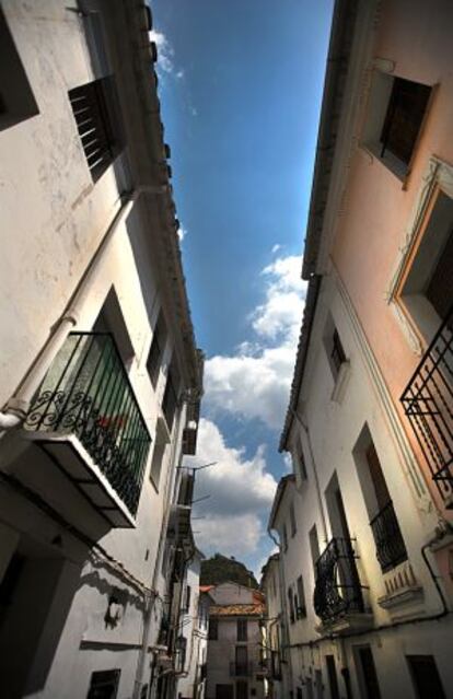 Una de las calles de Almedíjar.