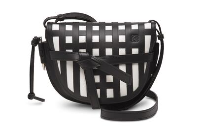 Bolso Gate Grid (1.700 euros), de Loewe.