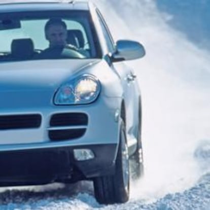 Imagen del Porsche Cayenne en nieve