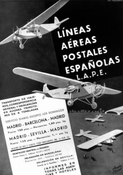 Fotografía facilitada por AENA de un cartel de la compañía LAPE (Líneas Aéreas Postales Españolas), que más tarde se convertiría en Iberia, la cual fue la que inició en 1993 los vuelos regulares a Barcelona, con una tarifa de 150 pesetas, y a Sevilla por 125.