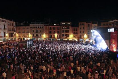 Uno de los conciertos en la plaza de Vic en la XXVI edición del Mercat de la Música