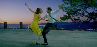 Ryan Gosling y Emma Stone, en la cinta 'La La Land'.