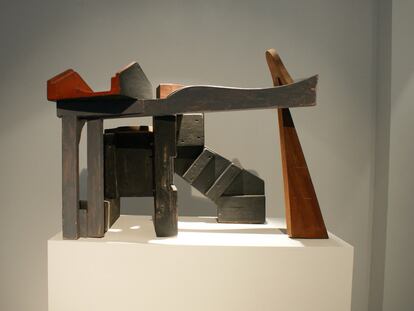 <i>Arena piece 'Carol'</i> (1995/1996), de Anthony Caro.