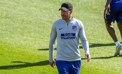 Simeone, en un entrenamiento del Atlético.