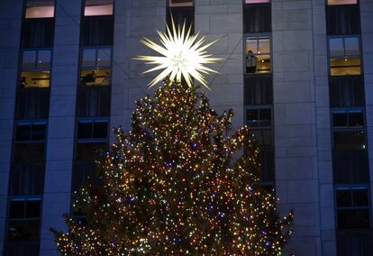 Acto inaugural del árbol de Navidad de Rockefeller Center durante la ceremonia anual de iluminación, en Nueva York (Estados Unidos).