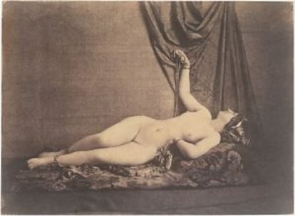 Desnudo femenino reclinado, de Julien Vallou de Villeneuve, 1853