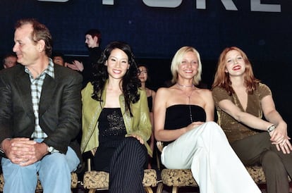 Bill Murray, Lucy Liu, Cameron Diaz y Drew Barrymore, protagonistas de 'Los ángeles de Charlie', en un evento celebrado en el año 2000. Que Murray mire hacia otro lado no parece casual teniendo en cuenta el turbulento rodaje.
