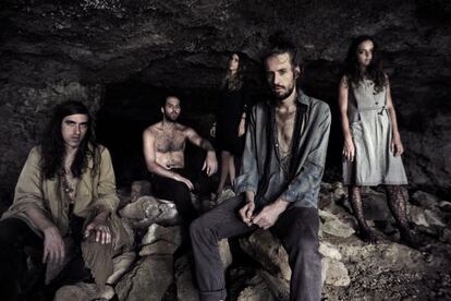 El grupo Crystal Fighters.