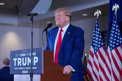 Former U.S. President and Republican presidential candidate Donald Trump campaigns, in Sioux Center, Iowa, U.S. January 5, 2024.