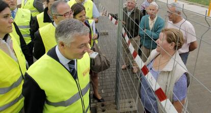 José Blanco, durante su visita a las obras del AVE en Santiago de Compostela.