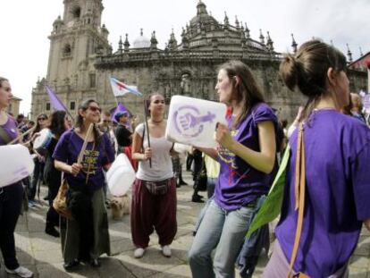 Manifestaci&oacute;n en Santiago de Compostela contra la reforma de la ley del aborto este domingo.