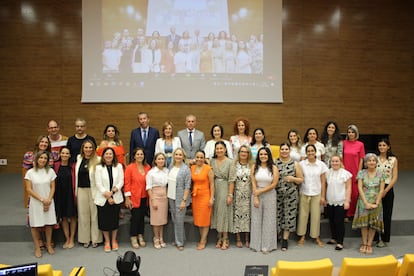 Más de 50 estudiantes han participado en la IV edición del programa de mentoría steMatEsElla. La iniciativa pone en contacto a las alumnas con profesionales STEM, tanto del ámbito académico, como empresarial, a través de reuniones periódicas de tutorización.