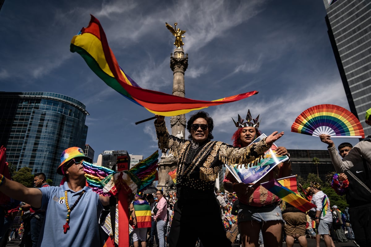 Ciudad de México celebra la masiva marcha por el orgullo LGBT+ entre ...