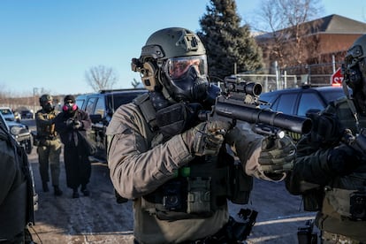 Agente federal en Minneapolis, Minnesota